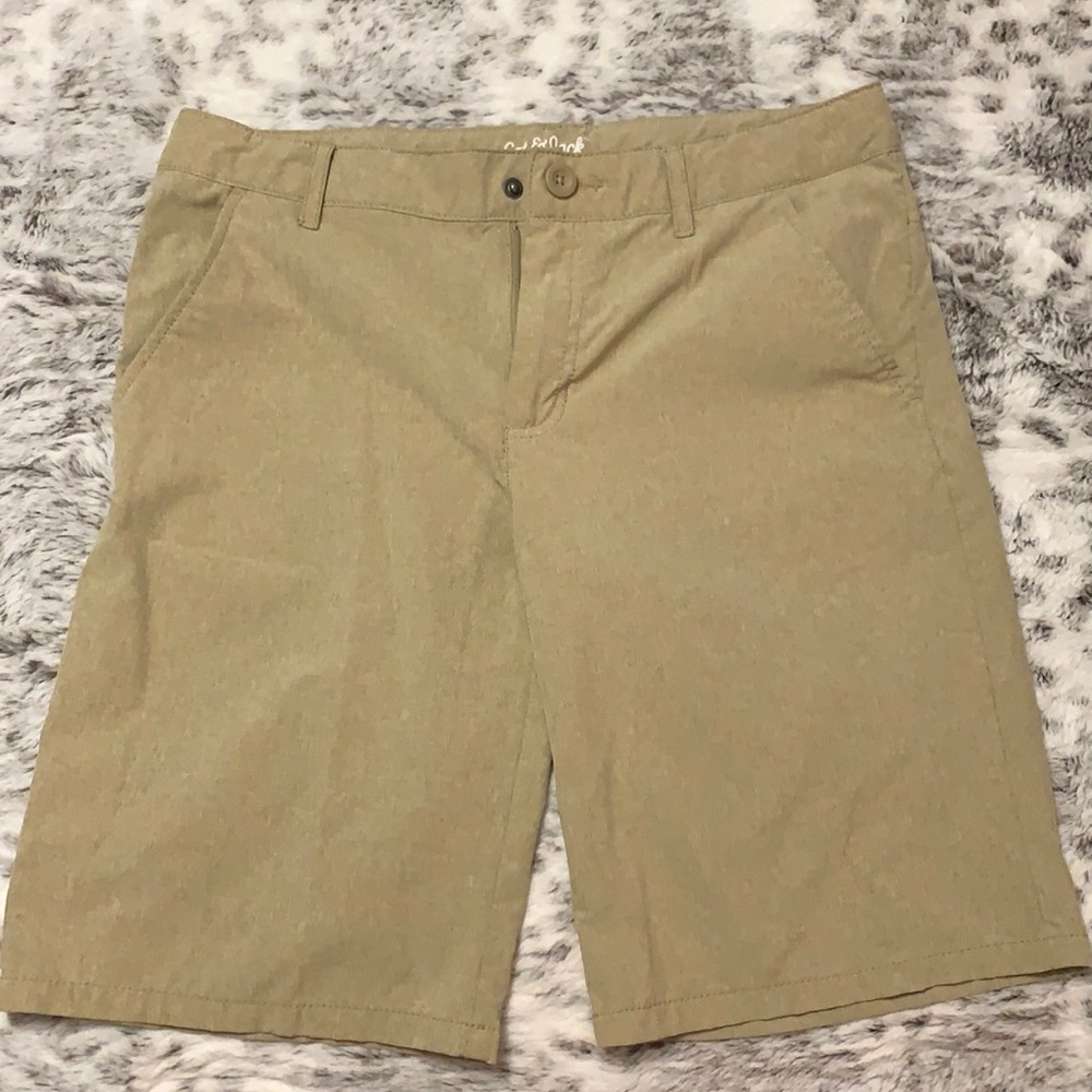 Cat and Jack size 16 dry fit khaki shorts. Excellent condition.